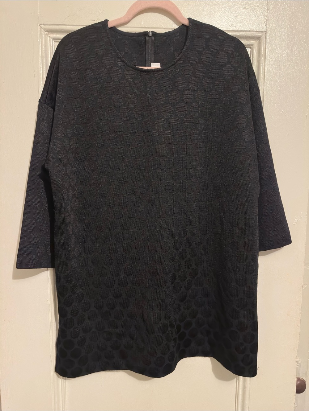 ST JOHN COLLECTION WOMEN’S Black 3/4 Sleeve Shirt. Size Large. Good condition.